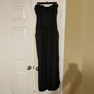 Strapless black dress with pockets
